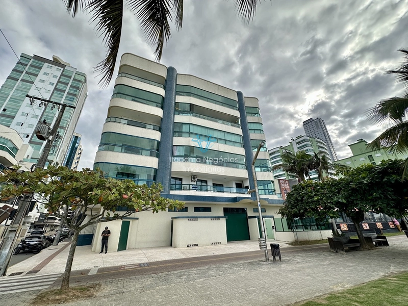 IMPERDIVEL  FRENTE MAR EM ITAPEMA MEIA PRAIA/SC: 2ª foto da galeria de imagens do imóvel