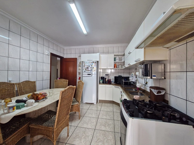 Apartamento frente mar com 4 suítes - Meia Praia: 20ª foto da galeria de imagens do imóvel