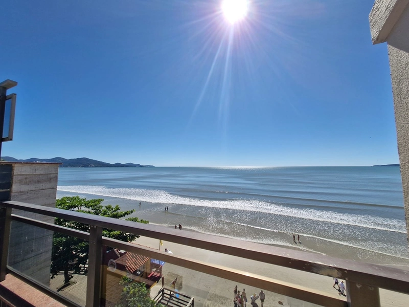 Apartamento frente mar com 4 suítes - Meia Praia: 8ª foto da galeria de imagens do imóvel