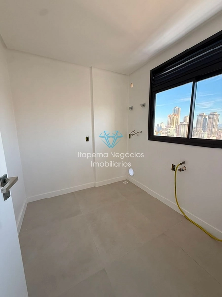 Cobertura Duplex à Venda – Meia Praia | Quadra Mar: 17ª foto da galeria de imagens do imóvel