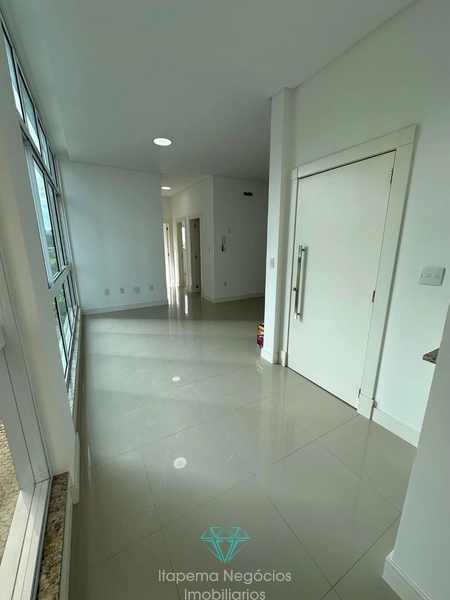 Apartamento em Meia Praia – Conforto e sofisticação perto do mar: 2ª foto da galeria de imagens do imóvel