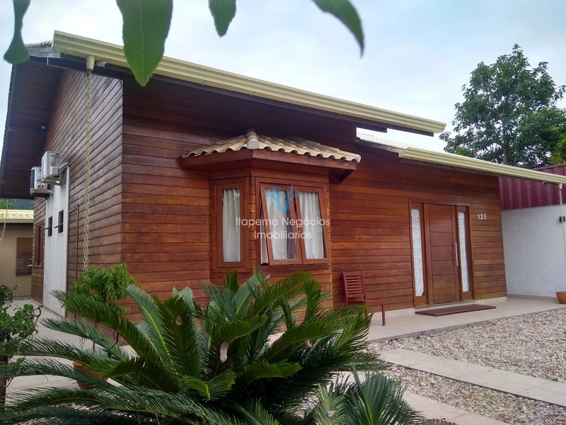 Casa para venda Mobiliada e 3 quartos, 130 m² - Canto Grande, Bombinhas: 1ª foto da galeria de imagens do imóvel