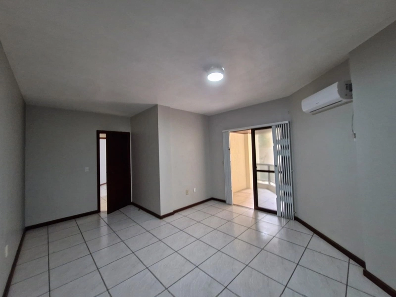 APARTAMENTO À VENDA – FRENTE MAR: 8ª foto da galeria de imagens do imóvel