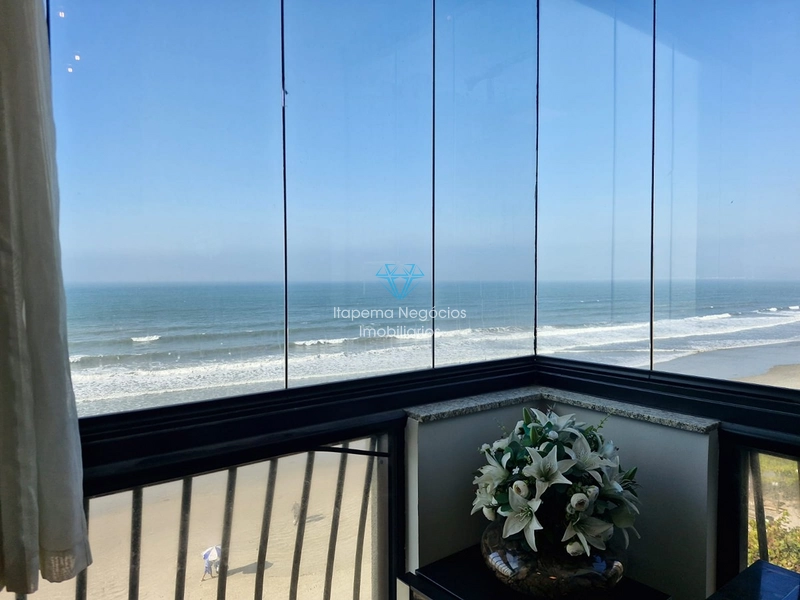 Apartamento mobiliado e decorado, muito luxuoso e frente mar.: 11ª foto da galeria de imagens do imóvel