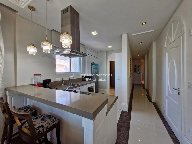 Apartamento mobiliado e decorado, muito luxuoso e frente mar.: 7ª foto da galeria de imagens do imóvel