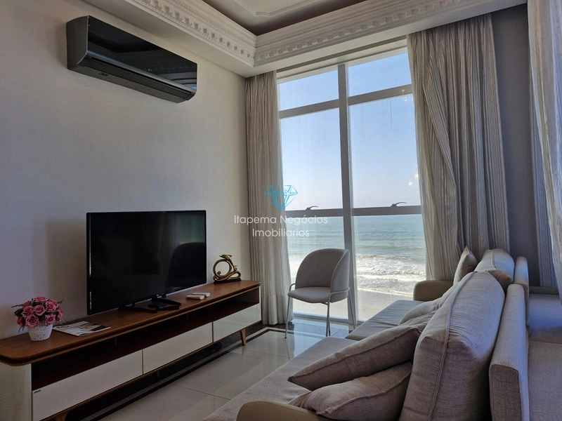 Apartamento mobiliado e decorado, muito luxuoso e frente mar.: 6ª foto da galeria de imagens do imóvel