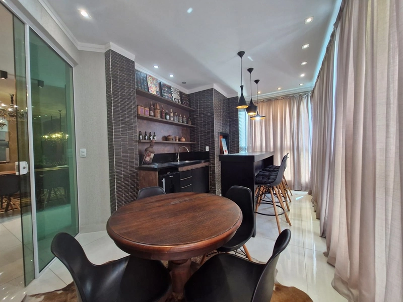 Apartamento 3 Dormitórios Sendo 3 Suítes - Meia Praia - Itapema / SC: 2ª foto da galeria de imagens do imóvel