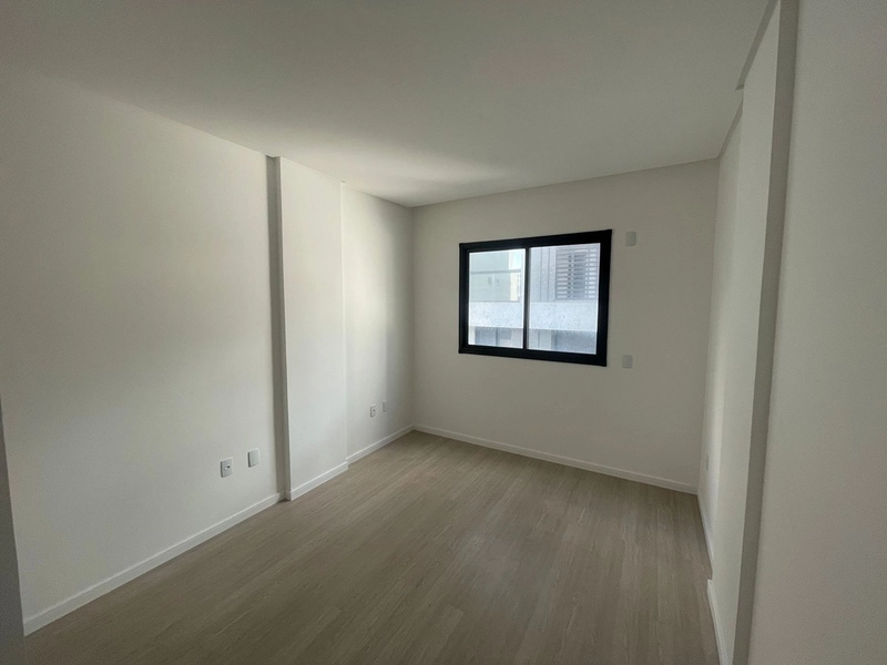 APARTAMENTO À VENDA – QUADRA MAR EM MEIA PRAIA: 7ª foto da galeria de imagens do imóvel