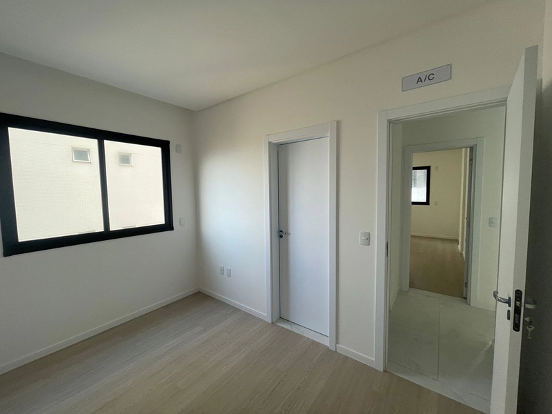 APARTAMENTO À VENDA – QUADRA MAR EM MEIA PRAIA: 5ª foto da galeria de imagens do imóvel