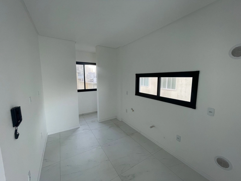 APARTAMENTO À VENDA – QUADRA MAR EM MEIA PRAIA: 3ª foto da galeria de imagens do imóvel