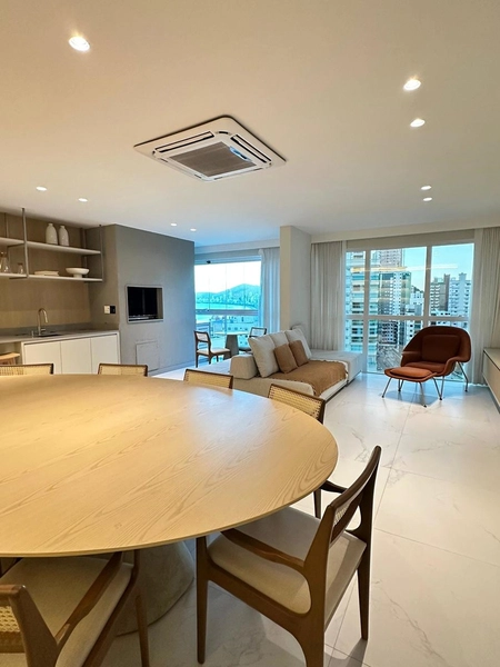 Apartamento no Centro com 3 suítes, 4 vagas, 152m² privativos, lazer completo e alto padrão.: 4ª foto da galeria de imagens do imóvel