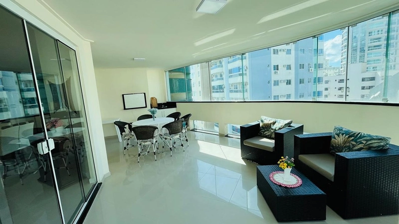  APARTAMENTO MOBILIADO PARA VENDA EM MEIA PRAIA. : 2ª foto da galeria de imagens do imóvel