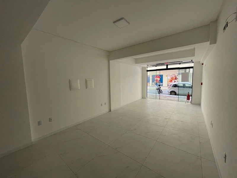 Sala Comercial para Locação – Meia Praia: 4ª foto da galeria de imagens do imóvel