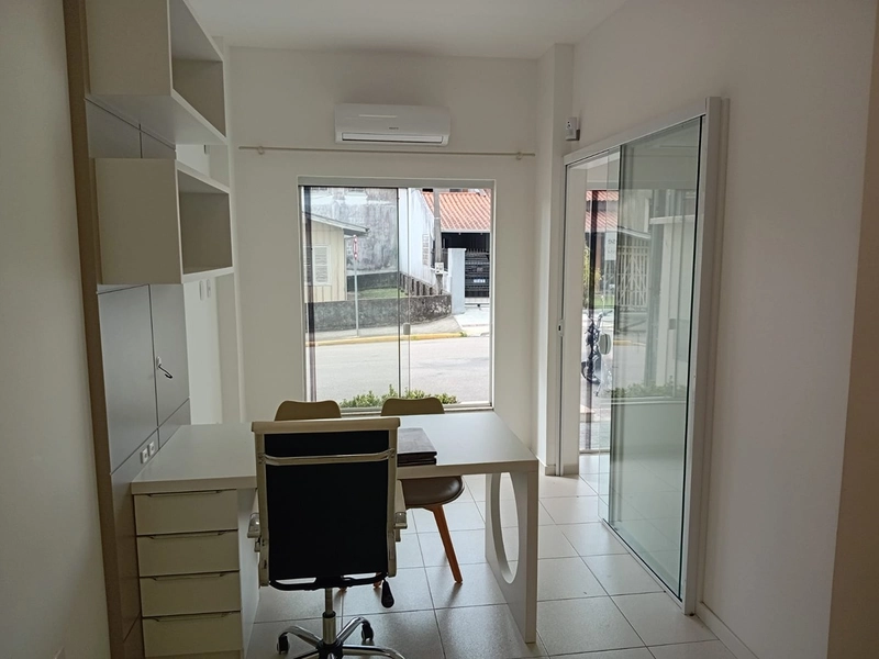 Sala comercial mobiliada para locação – Meia Praia, Itapema: 3ª foto da galeria de imagens do imóvel