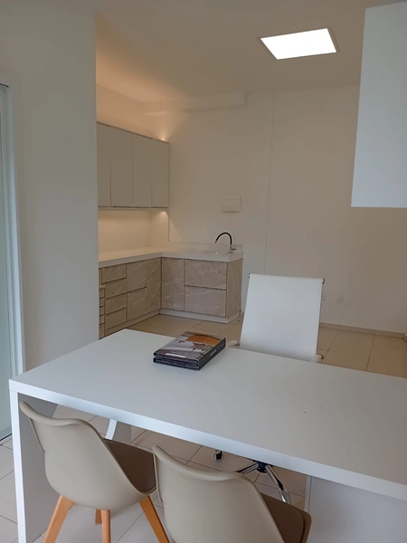 Sala comercial mobiliada para locação – Meia Praia, Itapema: 5ª foto da galeria de imagens do imóvel