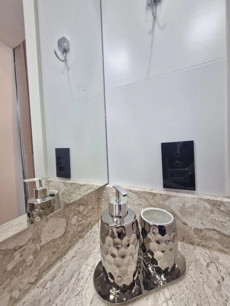 Apartamento finamente mobiliado e decorado localizado na segunda quadra do bairro Meia Praia Itapema.: 42ª foto da galeria de imagens do imóvel