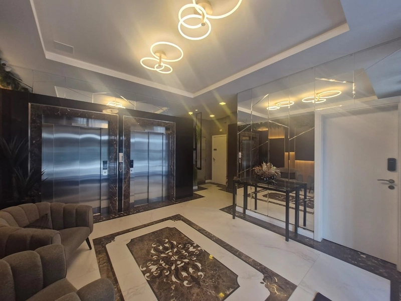 Apartamento finamente mobiliado e decorado localizado na segunda quadra do bairro Meia Praia Itapema.: 2ª foto da galeria de imagens do imóvel