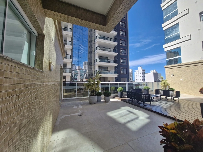 Apartamento finamente mobiliado e decorado localizado na segunda quadra do bairro Meia Praia Itapema.: 48ª foto da galeria de imagens do imóvel