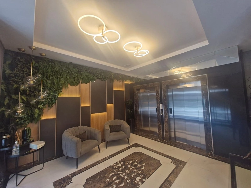 Apartamento finamente mobiliado e decorado localizado na segunda quadra do bairro Meia Praia Itapema.: 5ª foto da galeria de imagens do imóvel