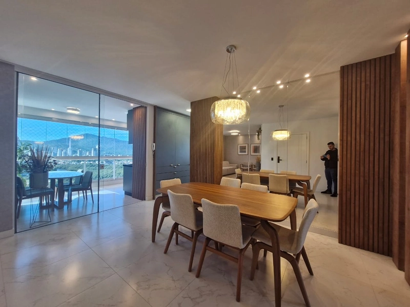 Apartamento finamente mobiliado e decorado localizado na segunda quadra do bairro Meia Praia Itapema.: 12ª foto da galeria de imagens do imóvel