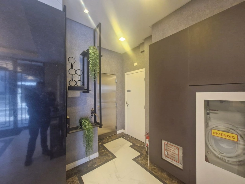 Apartamento finamente mobiliado e decorado localizado na segunda quadra do bairro Meia Praia Itapema.: 10ª foto da galeria de imagens do imóvel