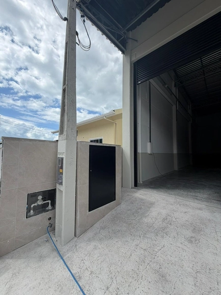 Galpão para locação no bairro Alto São Bento, em Itapema/SC.: 4ª foto da galeria de imagens do imóvel