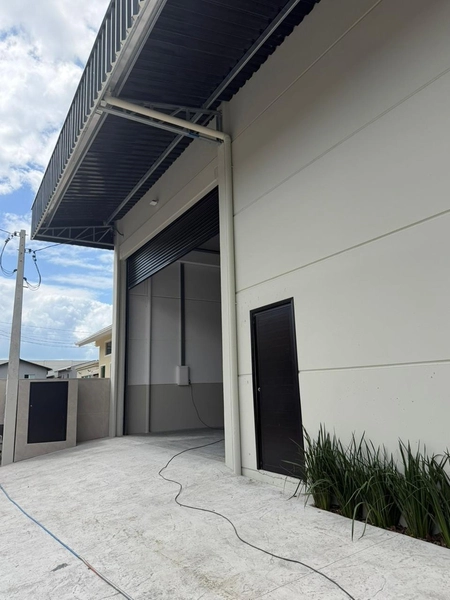 Galpão para locação no bairro Alto São Bento, em Itapema/SC.: 3ª foto da galeria de imagens do imóvel