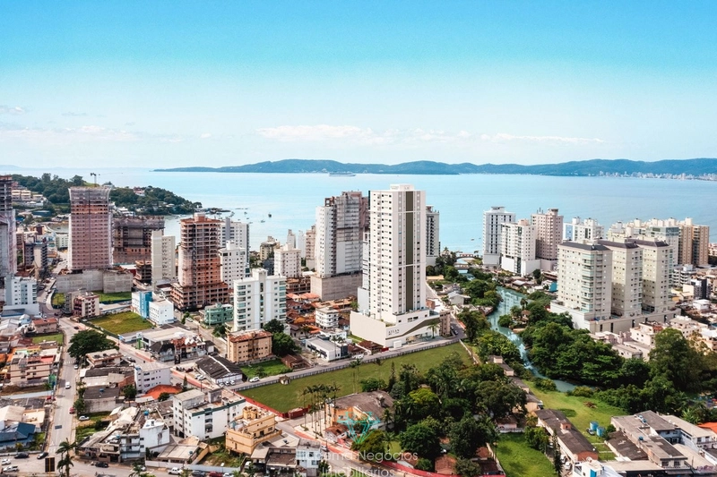 Apartamento bem localizado com 03 Dormitórios - 02 Vagas de Garagem: 3ª foto da galeria de imagens do imóvel