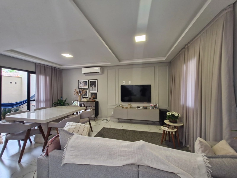 Sobrado à Venda – Perequê: 1ª foto da galeria de imagens do imóvel