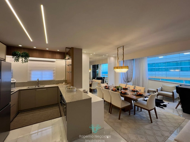 Apartamento 03 suítes, e 02 vagas- Meia Praia: 2ª foto da galeria de imagens do imóvel