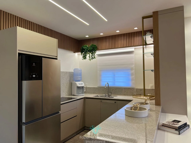 Apartamento 03 suítes, e 02 vagas- Meia Praia: 1ª foto da galeria de imagens do imóvel