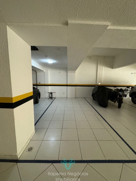 Sala Comercial à Venda em Meia Praia – Espaço e Visibilidade: 8ª foto da galeria de imagens do imóvel