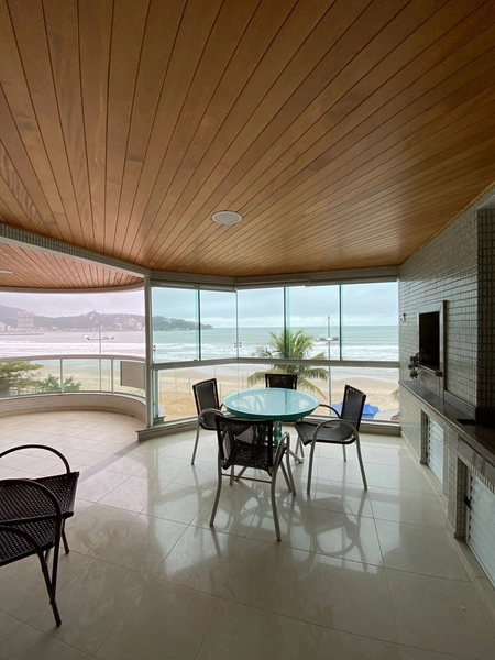 PÉ NA AREIA – AVENIDA BEIRA MAR | CENTRO DE ITAPEMA: 1ª foto da galeria de imagens do imóvel