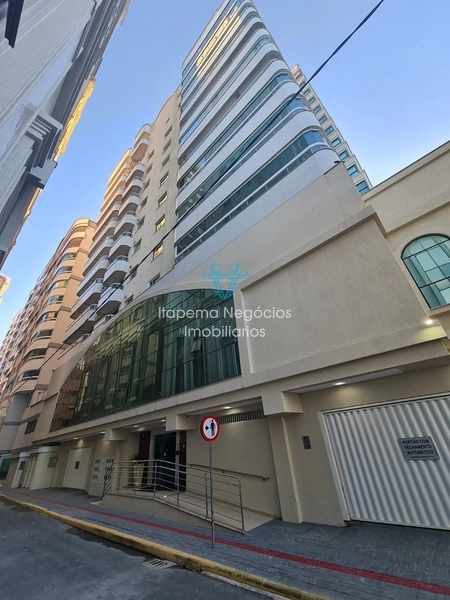Apartamento à Venda – Meia Praia | Quadra Mar | Mobiliado | 128 m² Privativos: 2ª foto da galeria de imagens do imóvel