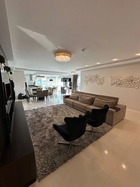 Apartamento com 3 suítes, sendo 1 com hidromassagem, à venda no Centro: 10ª foto da galeria de imagens do imóvel