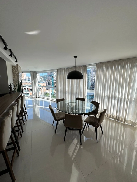 Apartamento com 3 suítes, sendo 1 com hidromassagem, à venda no Centro: 1ª foto da galeria de imagens do imóvel