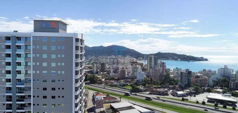 Apartamento com sacada externa e sacada interna - 01 Vaga de Garagem: 4ª foto da galeria de imagens do imóvel