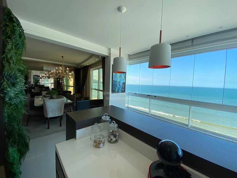 Apartamento 4 Dormitórios Sendo 4 Suítes - Frente para o mar.: 14ª foto da galeria de imagens do imóvel
