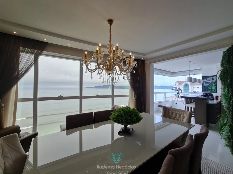Apartamento 4 Dormitórios Sendo 4 Suítes - Frente para o mar.: 3ª foto da galeria de imagens do imóvel