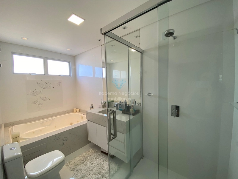 Apartamento 4 Dormitórios Sendo 4 Suítes - Frente para o mar.: 42ª foto da galeria de imagens do imóvel