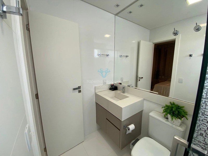 Apartamento 4 Dormitórios Sendo 4 Suítes - Frente para o mar.: 38ª foto da galeria de imagens do imóvel