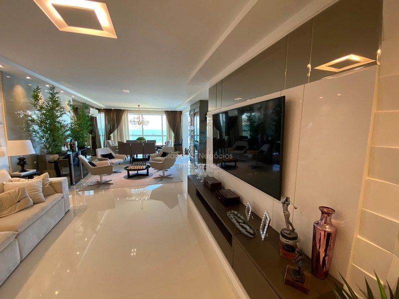 Apartamento 4 Dormitórios Sendo 4 Suítes - Frente para o mar.: 3ª foto da galeria de imagens do imóvel