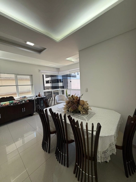 Apartamento à venda em Meia Praia: 3ª foto da galeria de imagens do imóvel