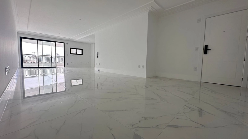 Apartamento à Venda em Meia Praia – Alto Padrão: 5ª foto da galeria de imagens do imóvel