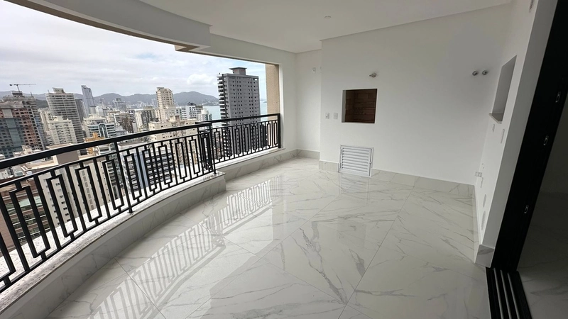 Apartamento à Venda em Meia Praia – Alto Padrão: 1ª foto da galeria de imagens do imóvel