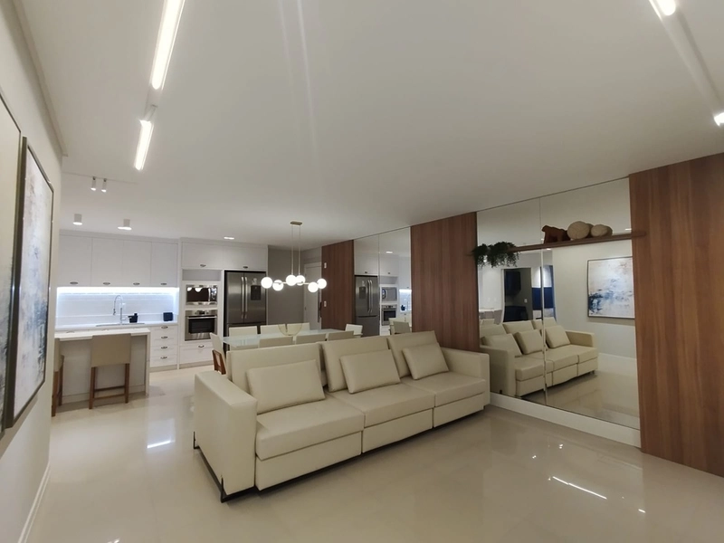 Apartamento frente avenida em Meia Praia, Itapema - SC: 6ª foto da galeria de imagens do imóvel