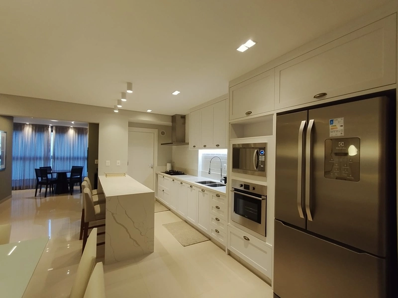 Apartamento frente avenida em Meia Praia, Itapema - SC: 8ª foto da galeria de imagens do imóvel