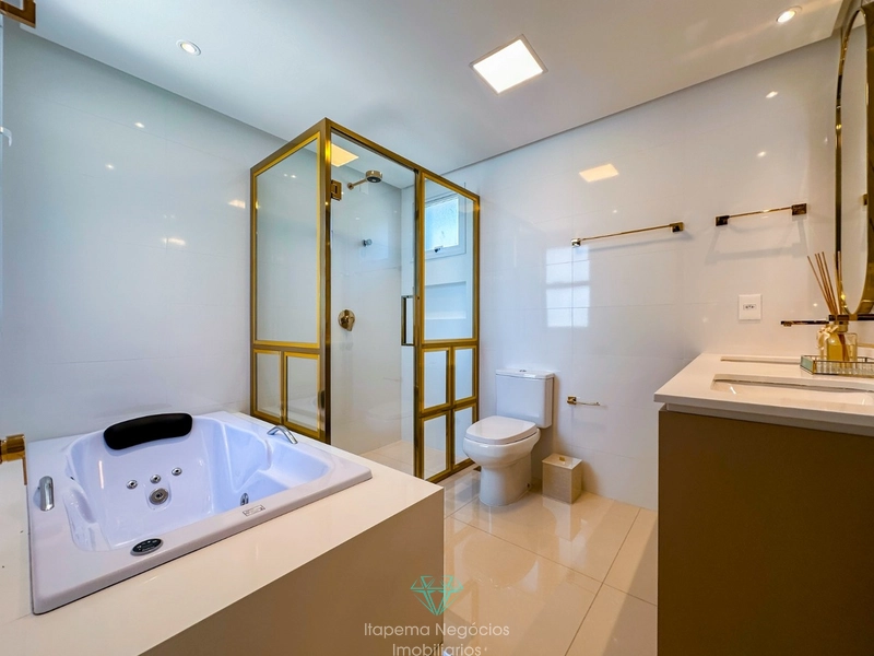 Apartamento 3 Suítes , 2 Vagas. Frente Mar: 40ª foto da galeria de imagens do imóvel