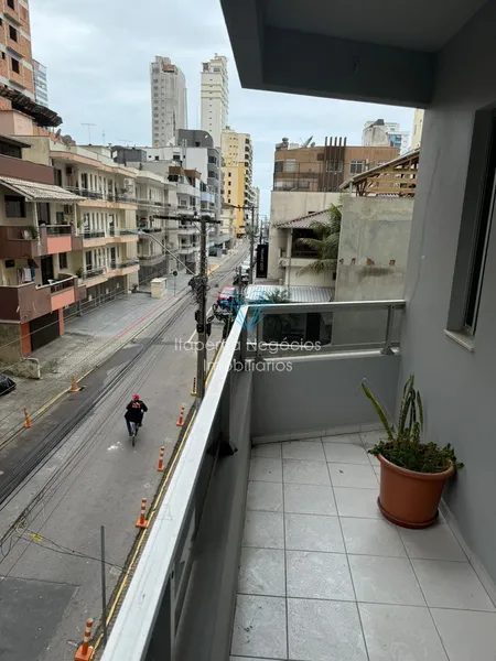 EXCELENTE PARA FUTURA PERMUTA POR ÁREA CONSTRUÍDA - MEIA PRAIA.: 2ª foto da galeria de imagens do imóvel