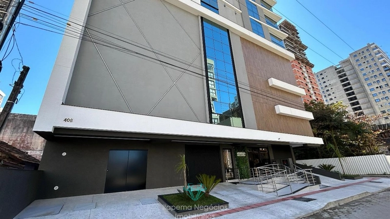apartamento com 3 suítes e 2 vagas no Perequê: 1ª foto da galeria de imagens do imóvel